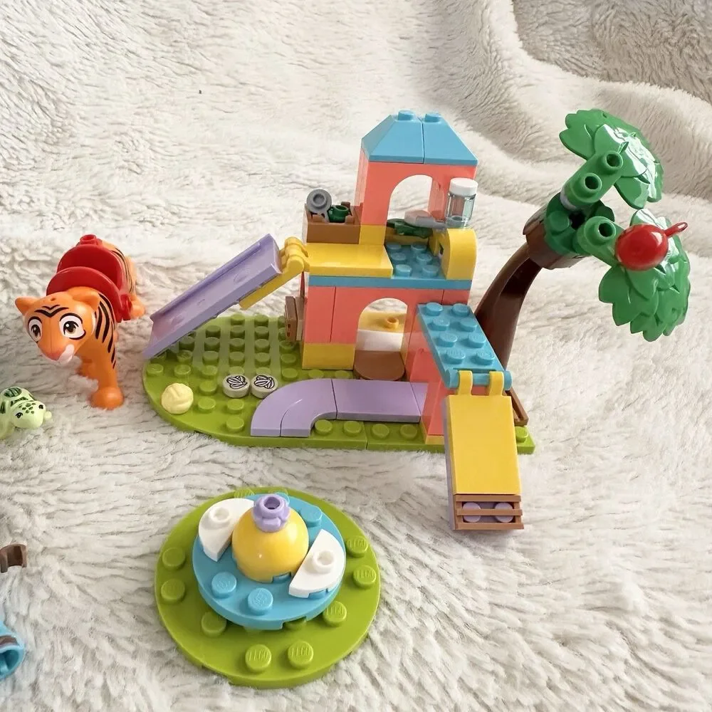 Lego friends beach
